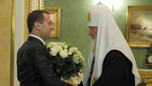 Председатель Правительства Российской Федерации Д.А. Медведев поздравил Святейшего Патриарха Кирилла с днем рождения