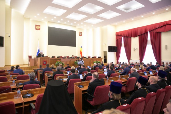 Епископ Шахтинский и Миллеровский Симон принял участие в обсуждении вопросов социального взаимодействия органов власти и институтов гражданского общества в Ростове-на-Дону