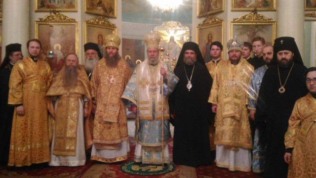 Преосвященнейший епископ Симон сослужил Блаженнейшему Архиепископу Новой Юстинианы и всего Кипра Хризостому II в Соборе Троицы Живоначальной Данилова монастыря