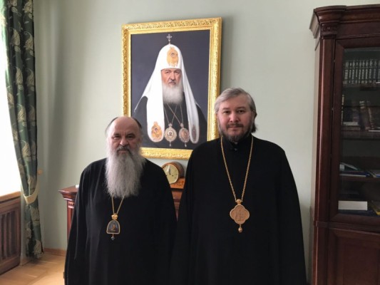 Управляющий делами Московской Патриархии митрополит Санкт-Петербургский и Ладожский Варсонофий и епископ Шахтинский и Миллеровский Симон провели встречу и обсудили текущее положение дел в Шахтинской епархии