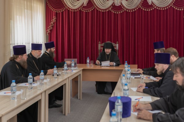 Преосвященнейший епископ Симон возглавил Епархиальный совет