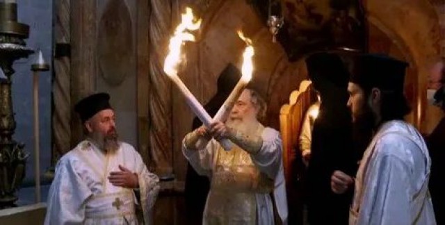 В храме Гроба Господня в Иерусалиме сошел Благодатный огонь