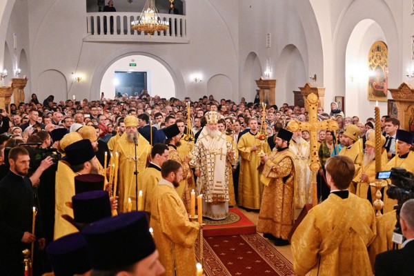 Епископ Шахтинский и Миллеровский Симон сослужил Святейшему Патриарху Кириллу за вечерним богослужением в Иверском монастыре Ростова-на-Дону