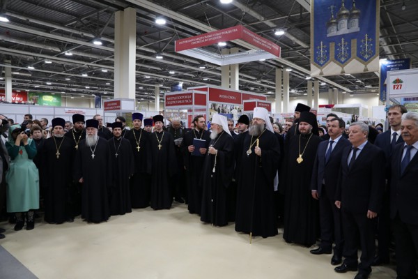 Преосвященнейший епископ Симон принял участие в открытии 8-й рождественской выставке-ярмарке «Дон Православный»