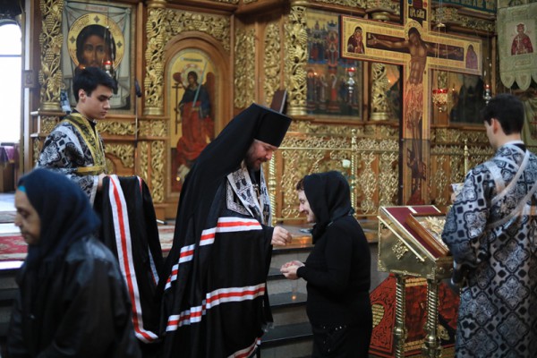 Епископ Шахтинский и Миллеровский Симон совершил вечерню с чином прощения в Покровском кафедральном соборе г. Шахты